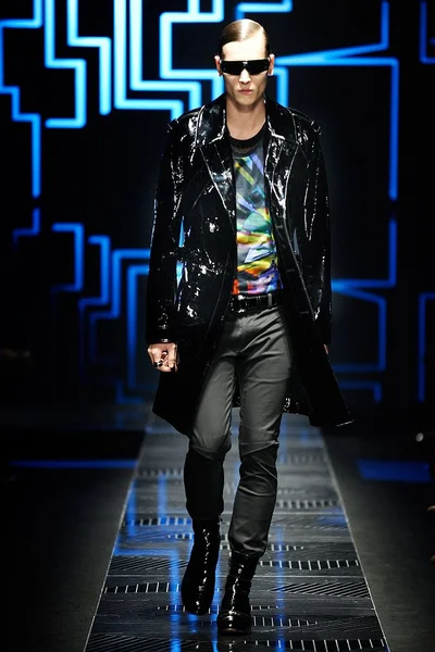Look 14